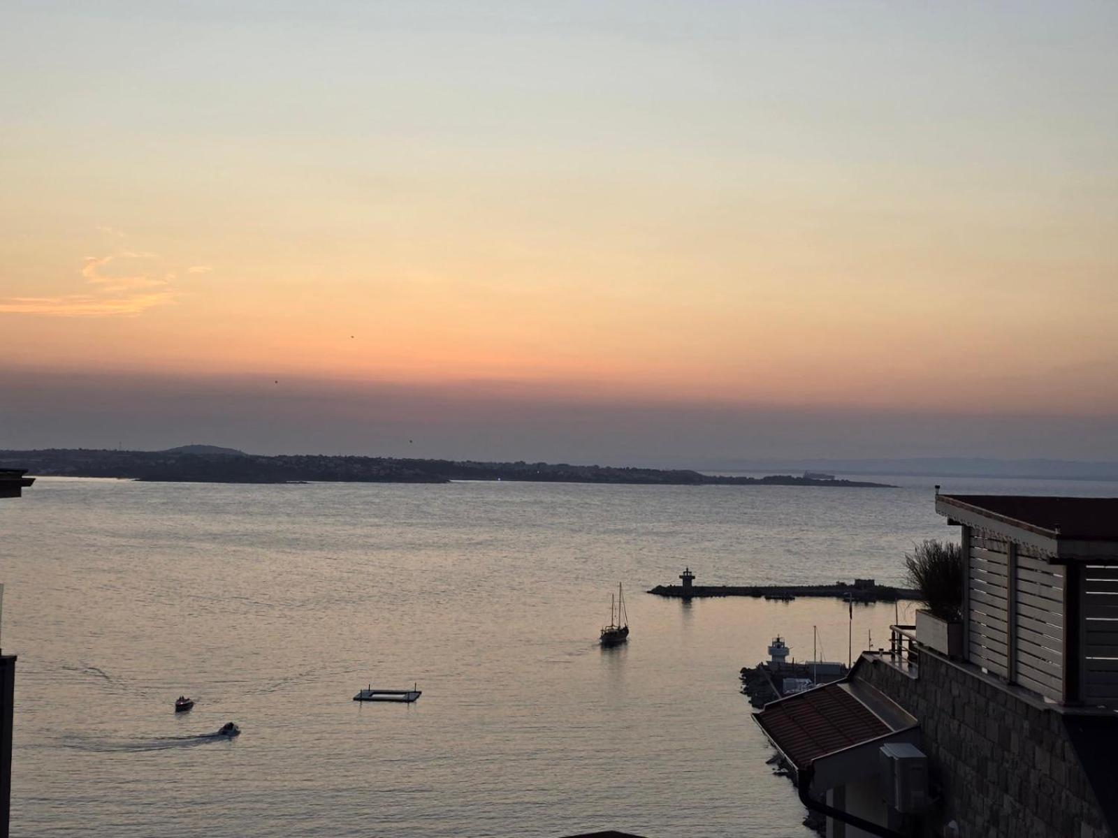 Orion Guest House Sozopol Eksteriør bilde
